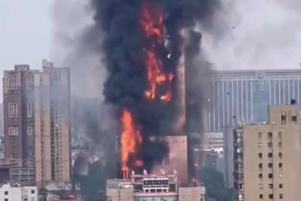 ZASTRAŠUJUĆI PRIZOR Izbio požar na više od 200 metara visokom neboderu, gasilo ga 280 vatrogasaca (VIDEO)