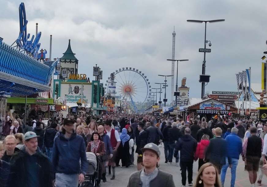 Ruši sve rekorde: Oktoberfest ne prestaje iznenađivati, u ponudi odrezak koji KOŠTA NEVJEROVATNIH 410 EVRA