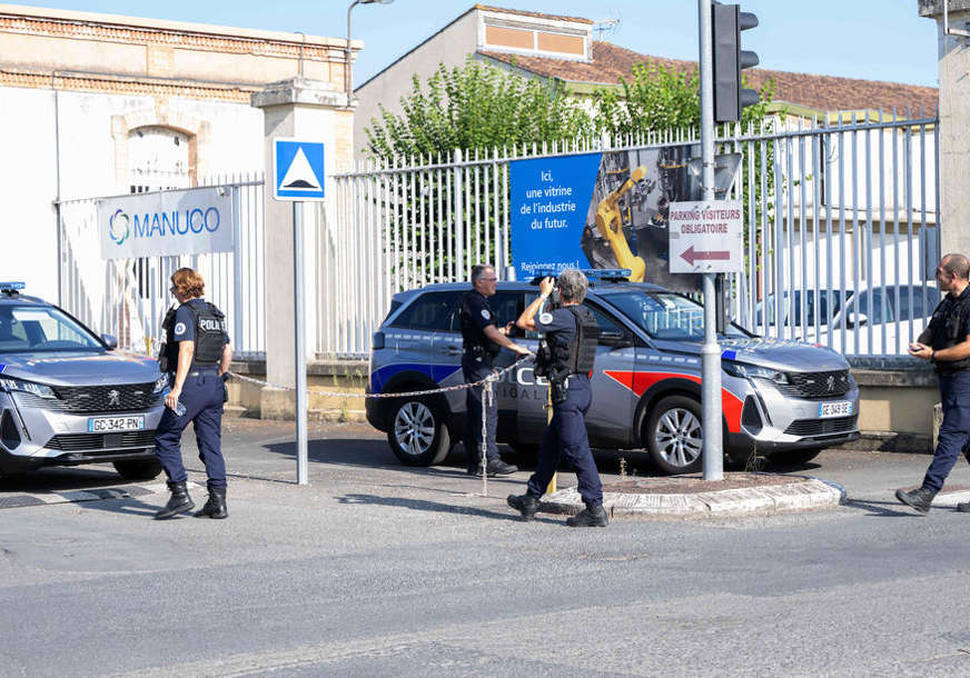 Pljačkali u vozu: Lopovi sa perikama pokrali predmete u vrijednosti 300.000 evra