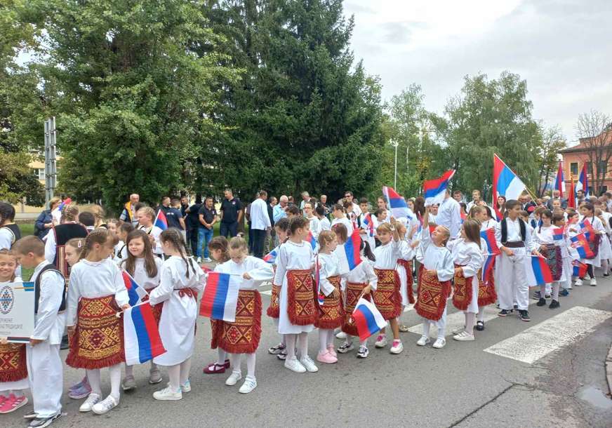 "Ponosni smo i srećni" Prijedor slavi Dan srpskog jedinstva (FOTO)