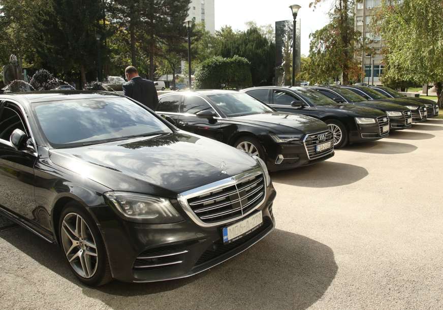 CEH 572.000 KM Predsjedništvo BiH kupilo tri nova automobila, a od cijene jednog se vrti u glavi