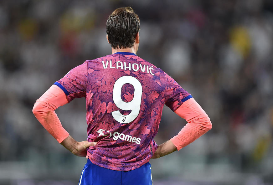 ŽESTOKE KRITIKE Vlahović loše utiče na igru Juventusa