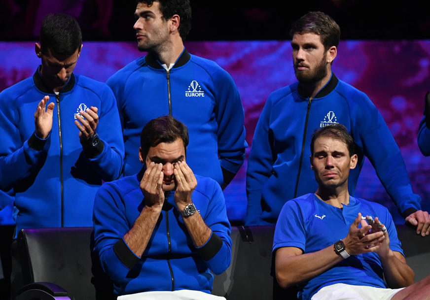 NOVAK SE SLOMIO Đoković dugo tješio Federera a onda i sam zaplakao