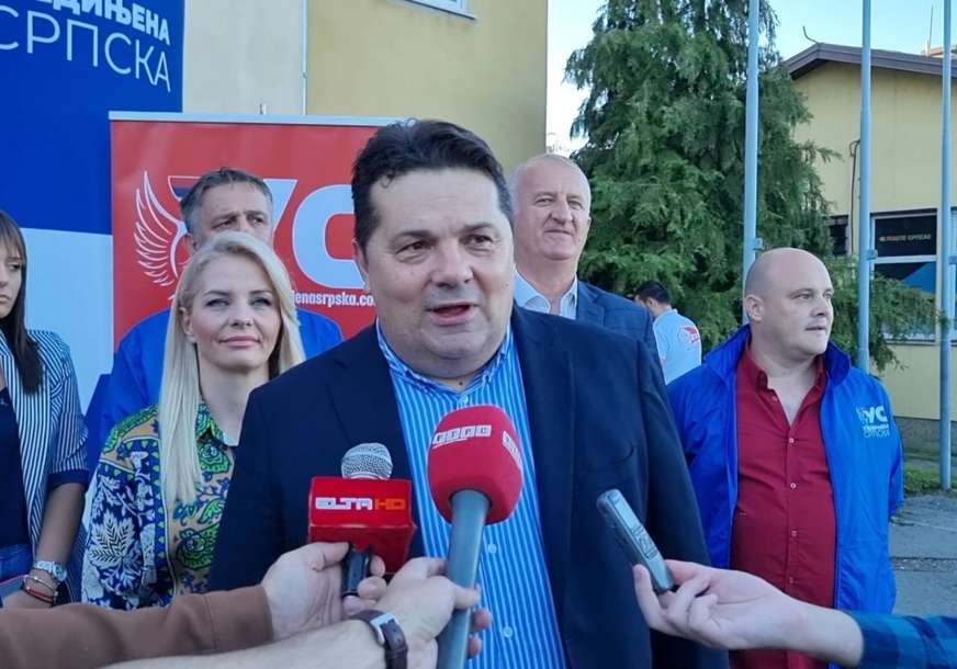 "Za Ujedinjenu Srpsku svaka sala je mala" Stevandića i ostale kandidate dočekao krcat Dom kulture u Zalužanima