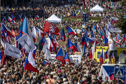 Hiljade ljudi izašlo na ulice: U Češkoj protesti zbog povećanja cijena energenata