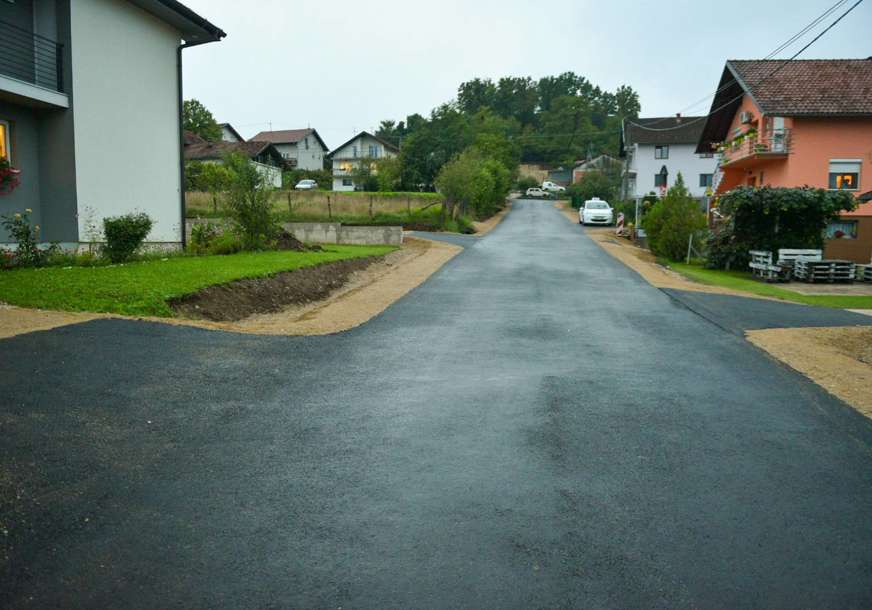 IZDVOJENO 25.000 KM Mještani Male ulice dobili asfalt