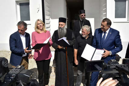 U teškim trenucima uz Baniju: Zahvalnice Dodiku, Cvijanovićevoj i Vladi Srpske za pomoć u obnovi