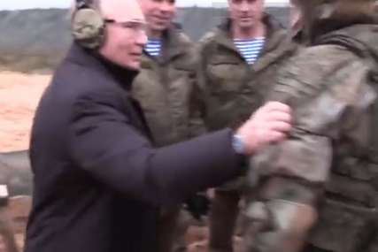 Putin posjetio vojni kamp i zaprepastio javnost: "Ovo nije on, pogledajte mu ruke!"