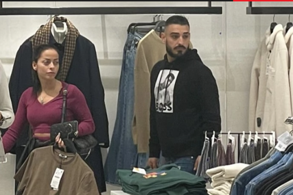 Uhvaćeni u tržnom centru: Lazić kupuje novoj djevojci sve što vidi (FOTO)