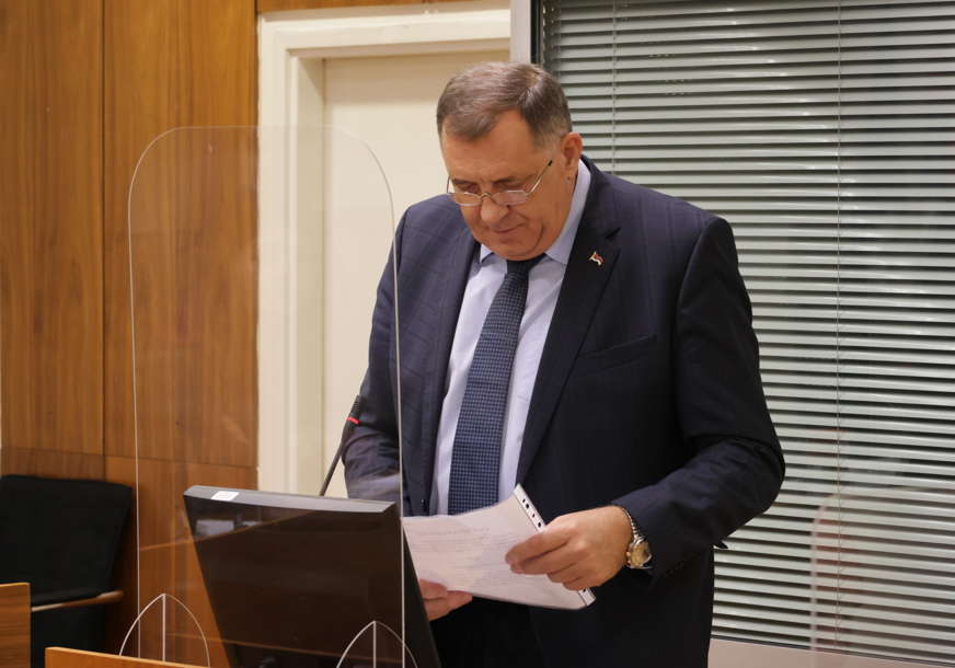 "Niko nije znao da će kredit biti zloupotrijebljen" Milorad Dodik u sudnici branio Aleksandra Džombića, optuženog za višemilionsku zloupotrebu