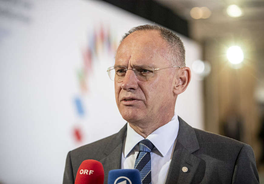 Skandal trese Austriju: Ministar unutrašnjih poslova plagirao diplomski rad