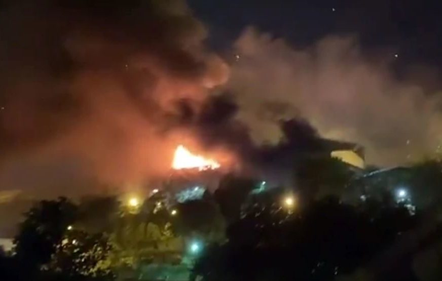 "Odjekivali pucnji, a onda je izbio požar" Vatra progutala iranski zatvor, najmanje 8 povrijeđenih (VIDEO, FOTO)