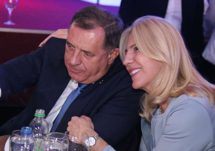 Hit snimak iz štaba SNSD: Ovako je Cvijanovićeva podržala Dodika u izbornoj noći (VIDEO)