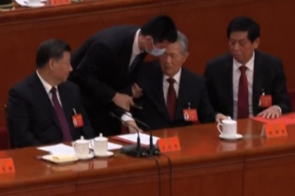 Novi šokantni snimak: Evo zašto je Si Đinping udaljio svog prethodnika sa ključnog sastanka (VIDEO)