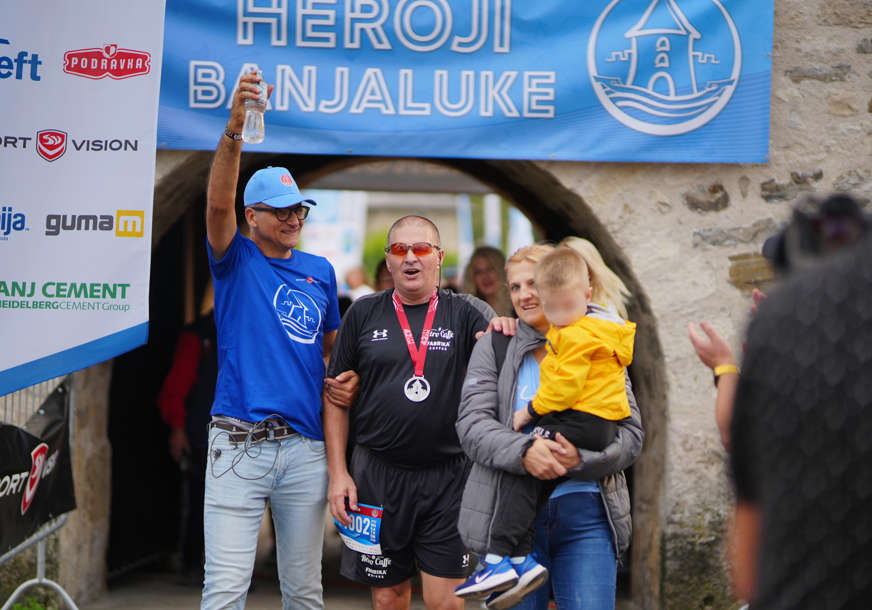 Nevjerovatan uspjeh Miladina Dragojevića: Sto odsto slijep istrčao maraton, prvi u Evropi (FOTO)