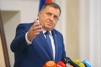 “Licemjerstvo je konstanta u BiH” Dodik ponovio da nema visokog predstavnika, pa se obrušio na Svena Alkalaja