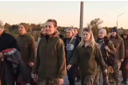 Ukrajinke u suzama dočekale slobodu: Objavljena velika razmjena žena ratnih zarobljenika (VIDEO, FOTO)