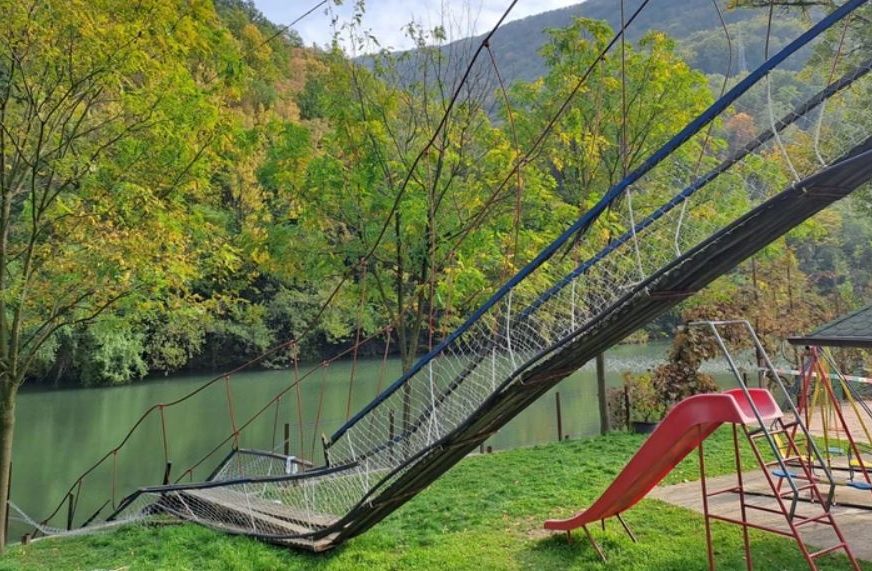 Tek nakon nesreće sa smrtnim ishodima: Inspekcija zabranila upotrebu visećih mostova u okolini Čačka