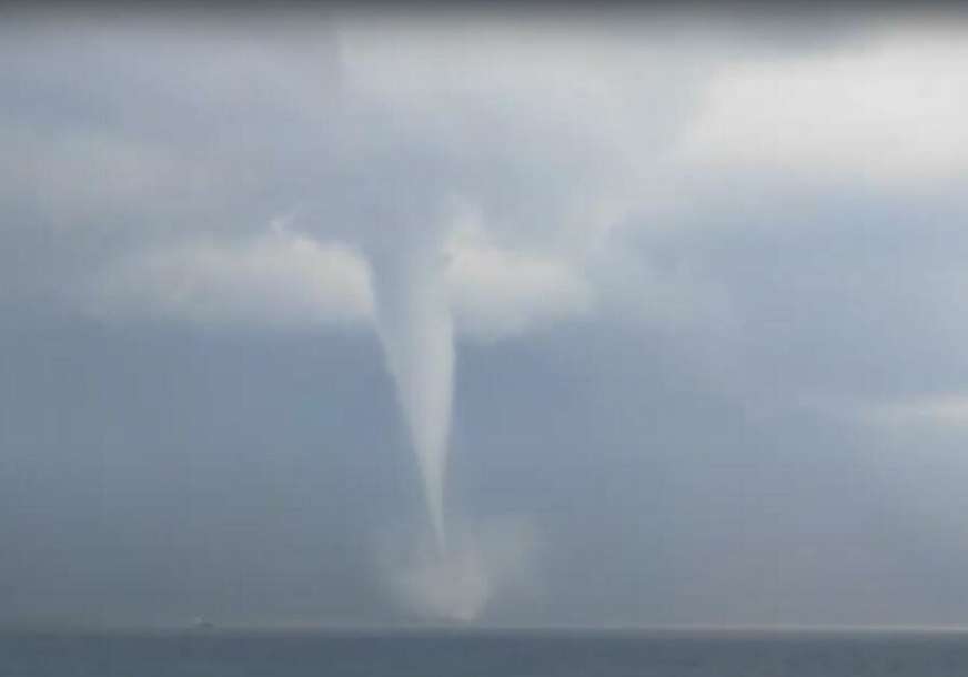 (VIDEO, FOTO) ZASTRAŠUJUĆI VRTLOG Tornado na sjeveru Jadrana