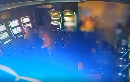 Ana i Damir maskirani i naoružani upali u kazino: Detalji pljačke u kojoj je uhapšen bračni par i jedan maloljetnik (VIDEO)