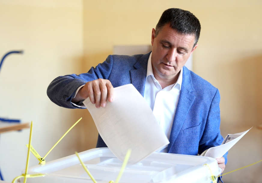 Vlado Đajić glasao u Banjaluci: Direktor UKC obavio svoju građansku dužnost
