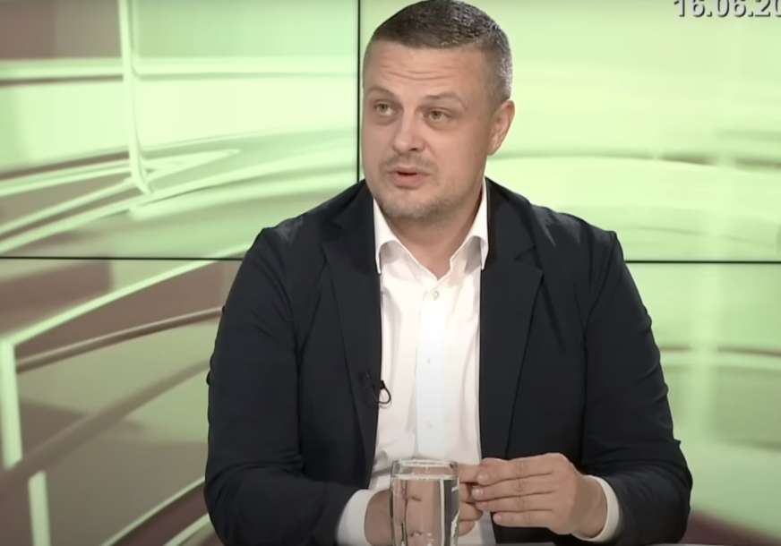 IZBOR DELEGATA ZA DOM NARODA Vojin Mijatović pozvao poslanike SDP da glasaju za opoziciju u Srpskoj