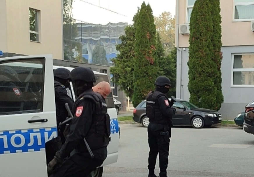 Presreo policajca na ulici i prijetio mu: Bivši momak fatalne Saške ponovo uhapšen