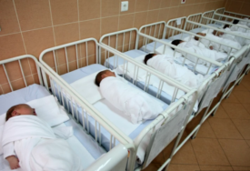 NAJVEĆA RADOST U Srpskoj rođeno 12 djevojčica i 11 dječaka