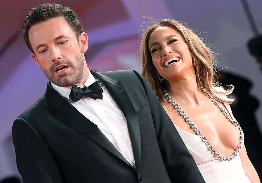 Holivudski par više ne živi zajedno: Brak Džej Lo i Ben Afleka u krizi