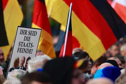 PROTESTI U BERLINU Građani traže ukidanje sankcija Rusiji
