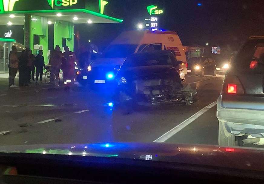 Saobraćajna nesreća kod Bijeljine: U sudaru učestvovalo 5 automobila (FOTO)