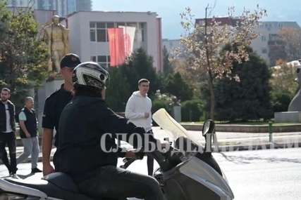 Policija evakuisala djecu i nastavnike: Prijetnje bombom u 5 škola u Skoplju (VIDEO)