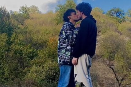 Tragična sudbina gej para: Poljubili se, pa zajedno skočili u smrt