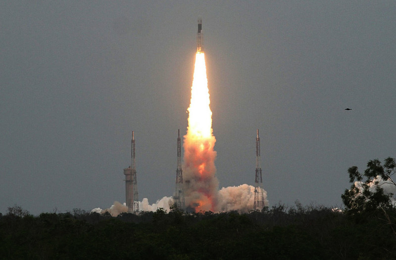Indija u igri za dominaciju: Lansirala raketu sa 36 privatnih internet satelita