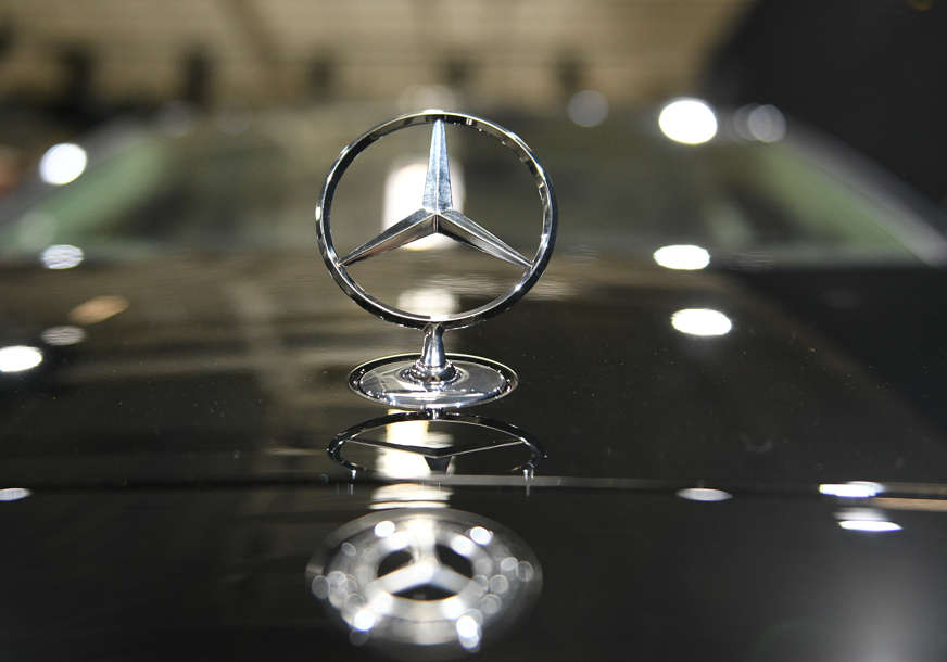 STIŽU NOVE GENERACIJE VOZILA “Mercedes” završava svoju eru dizelaša i benzinaca