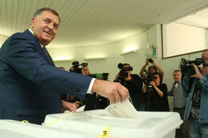 "Izbori će donijeti stabilne institucije" Dodik poručio da su ljudi opredijeljeni da glasaju za mir i stabilnost
