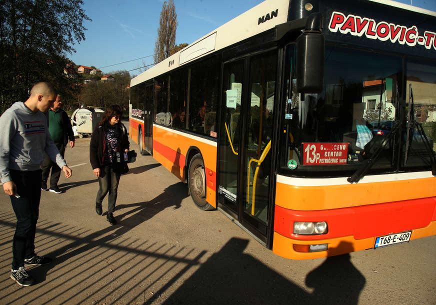 "Češće linije za Beograd nego na lokalu" Teško onom ko mora autobusom do grada ili škole (FOTO)