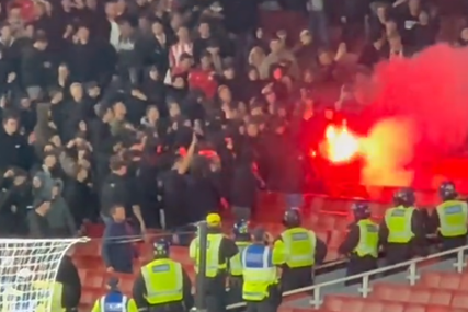 NEREDI U LONDONU Navijači PSV divljali na tribinama, intervenisala i policija (VIDEO)
