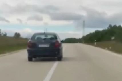 SNIMAK PIJANOG VOZAČA Ne može da kontroliše svoj automobil (VIDEO)