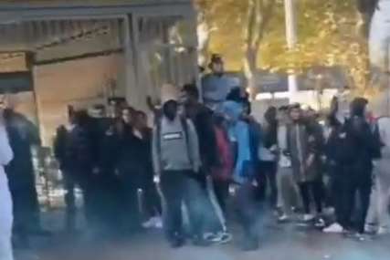 U Francuskoj uhapšeno 14 osoba: Pobunili se zbog prava na nošenje vjerske odjeće u školi (VIDEO)