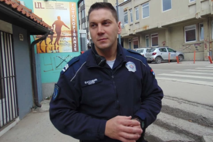 Policajac drugi put za godinu dana postao HEROJ GRADA: Ovaj njegov podvig ne prestaje da se prepričava (FOTO)