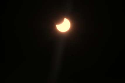 Djelimično pomračenje Sunca: Evo kako je to izgledalo u Banjaluci (FOTO)