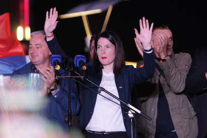 "Odlazite, narod vas neće" Jelena Trivić iznijela 2 zahtjeva opozicije (FOTO)