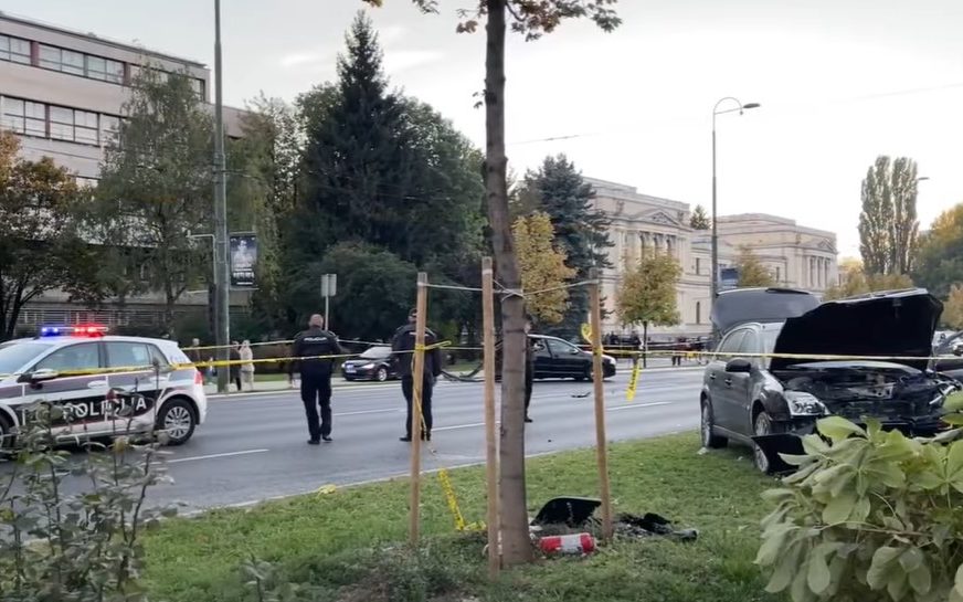 Haos na putu zbog ljubavnih problema: Namjerno udario u vozilo bivše supruge (VIDEO)