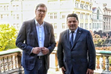 Povodom 14 godina SNS: Stevandić čestitao Vučiću, poželio da i dalje radi na dobrobit svih u Srpskoj i Srbiji