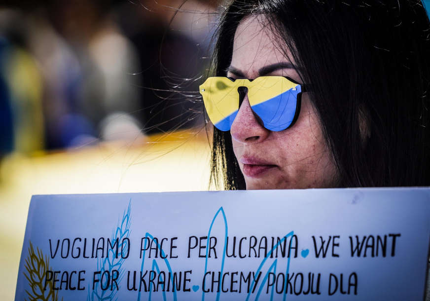 PROTEST U NAPULJU Hiljade demonstranata traži prekid isporuke oružja Ukrajini