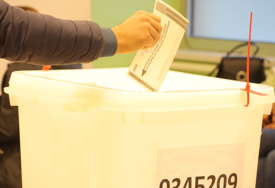 NEPRAVILNOSTI U NOVOM GRADU Na jednom biračkom mjestu pronađeni označeni glasački listići