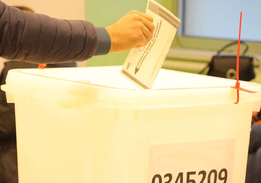 Još nije otvoreno 7 biračkih mjesta u Srpskoj: Iz MUP Srpske poručuju da se proces glasanja odvija mirno