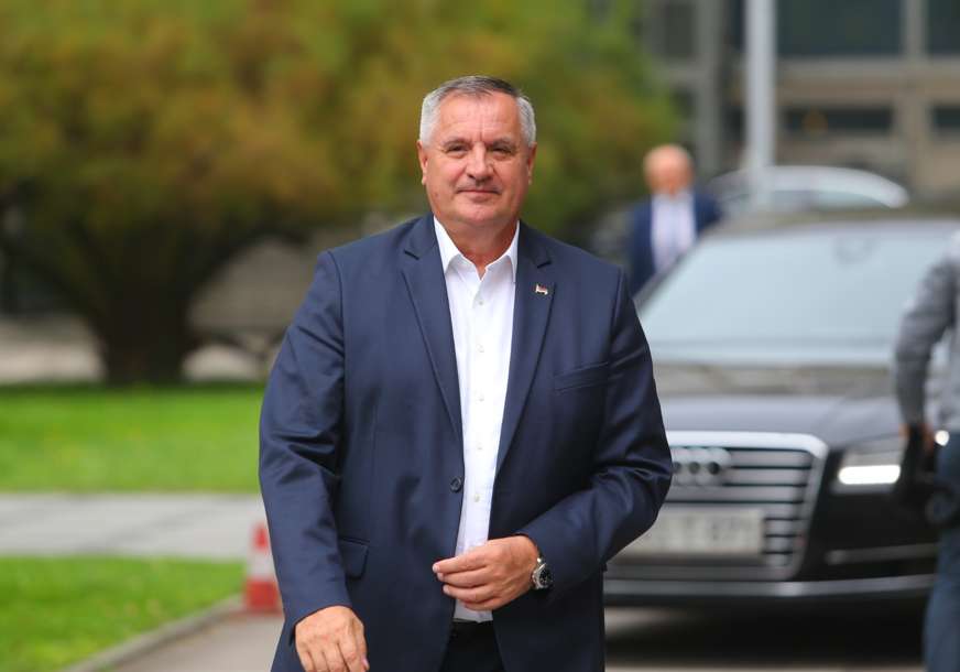 Višković o najnižoj plati u Srpskoj "Vlada će donijeti odluku, ako to ne uradi Ekonomsko-socijalni savjet"
