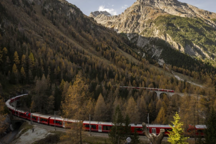 SVJETSKI REKORD Najduži putnički voz prošao kroz Alpe (FOTO)